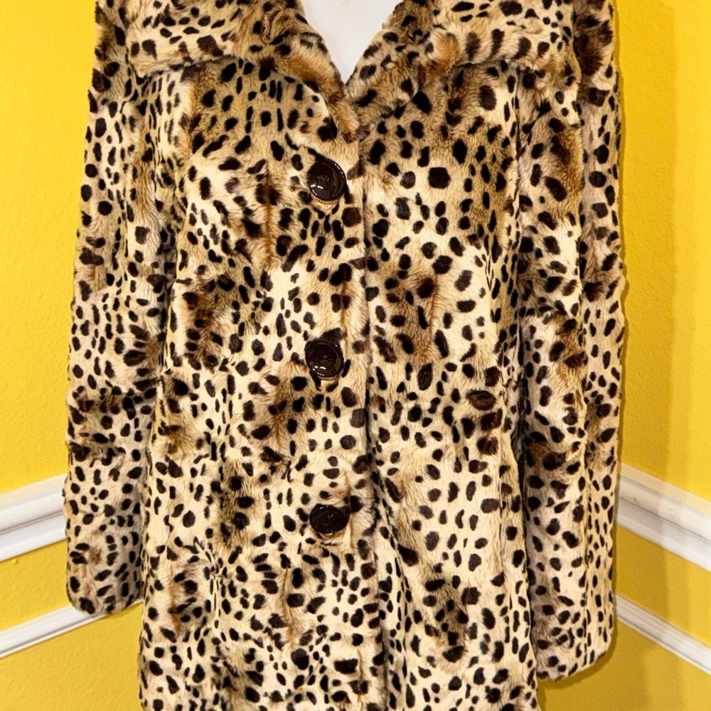 East 5th Animal Print Teddy Jacket - Picture 11 of 12